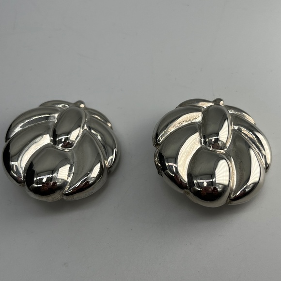 Silver plated Puffy Flower Clip earring set. - Picture 4 of 10